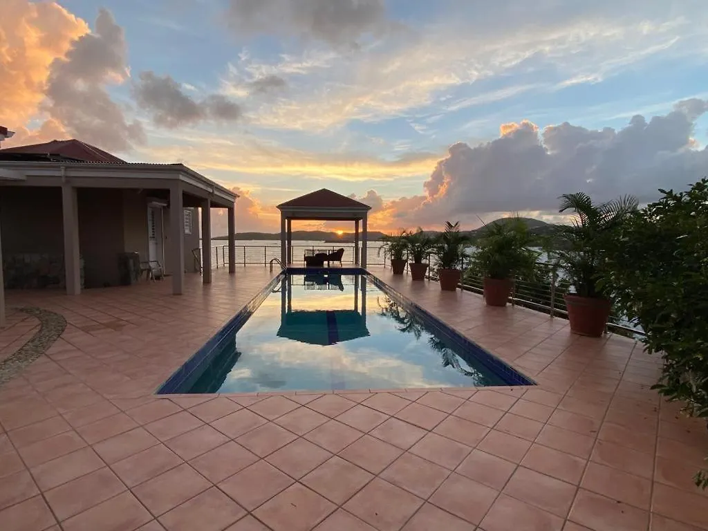 Oceanfront Cottage East End  East End (Saint Thomas)